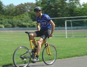 Markus Riese,
        Weltrekord im Rckwrtsradfahren (JPG, 12 kB)